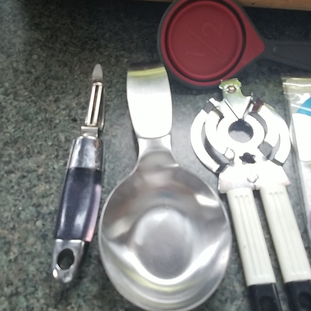 Kitchen Utensils Mixed Brands. - Picture 3 of 7